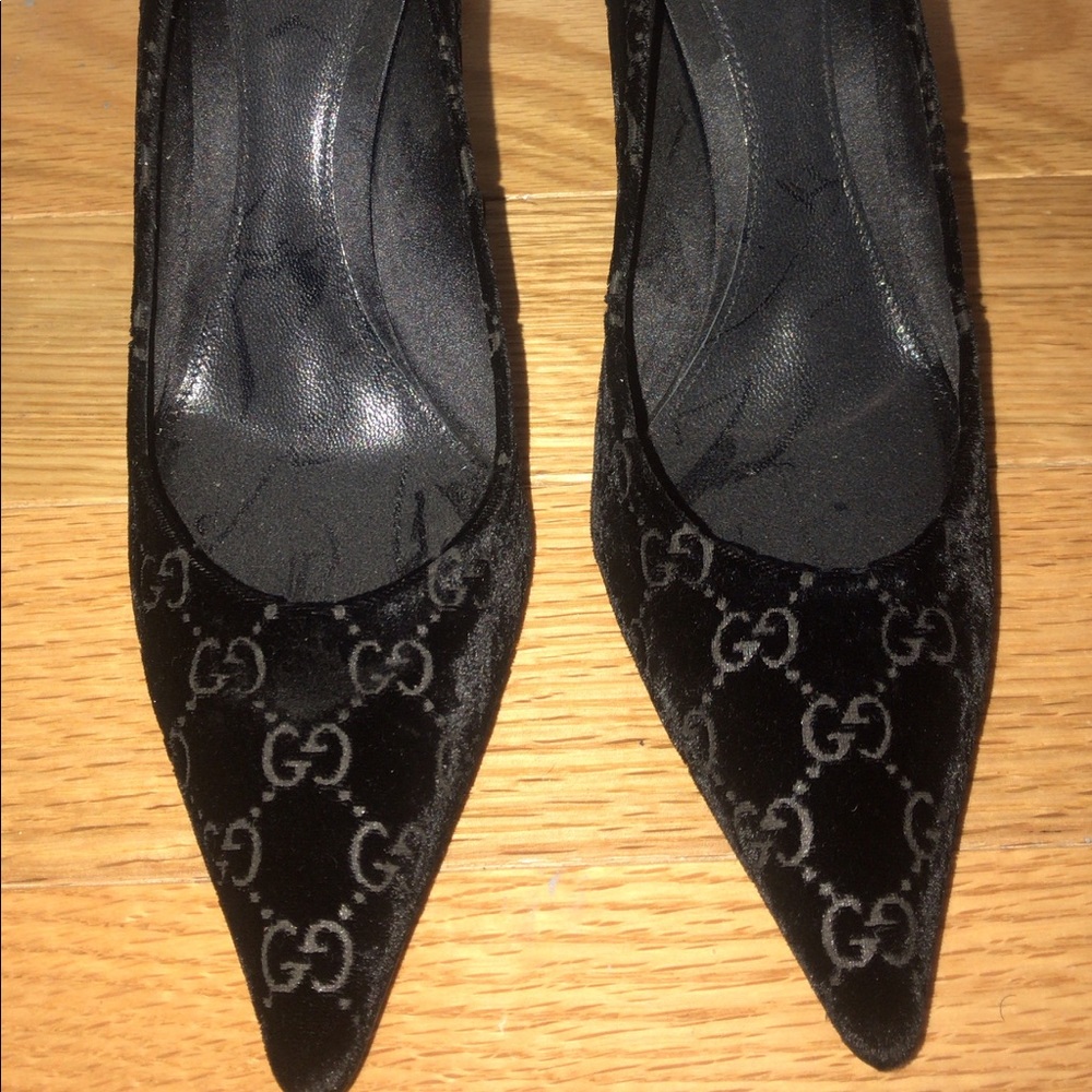 GUCCI x TOM FORD BLACK VELVET HEELS